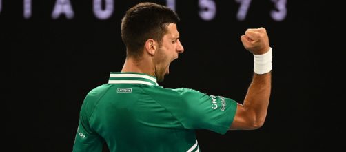 Novak Djokovic in azione agli Australian Open- Photo Credit: via Twitter, @SupertennisTv