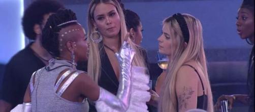 Karol, Sarah e Viih na festa do 'BBB12'. (Reprodução/TV Globo)