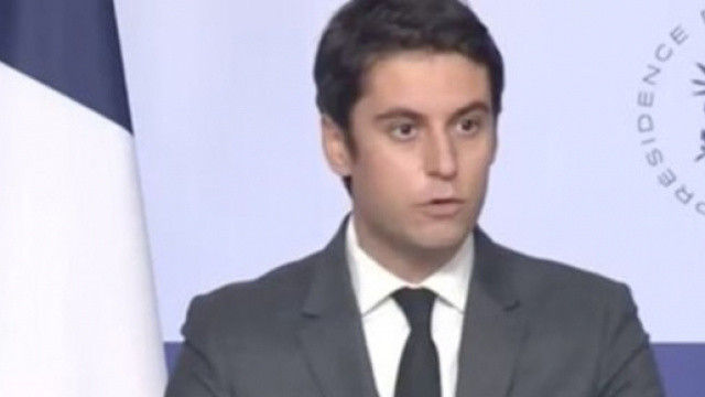 RReconfinement : Gabriel Attal déclare 'qu'un rien peut faire basculer' la situation ©photo capture d'écran vidéo Twitter Élysée -