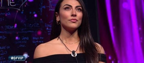 GFVip: Giulia Salemi avrebbe messo dei 'like' a dei tweet contro Zelletta e Cannavò.