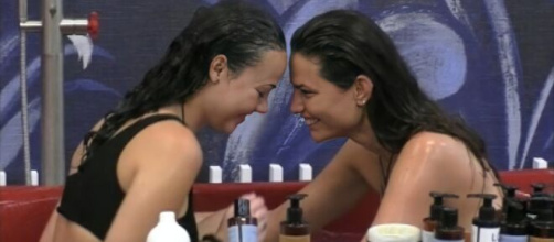 GF Vip, Dayane si sbilancia su Rosalinda.