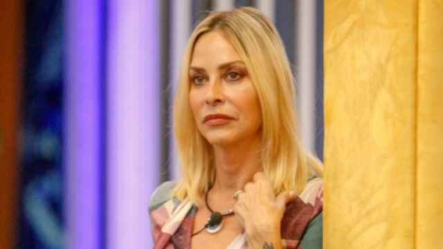 GF Vip 5, Orlando ironica sull'uscita di Giulia: 'Pierpaolo &egrave; in modalit&agrave; clip da solo?'.