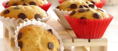 Ricetta muffin con gocce di cioccolato, gustosi e morbidissimi.