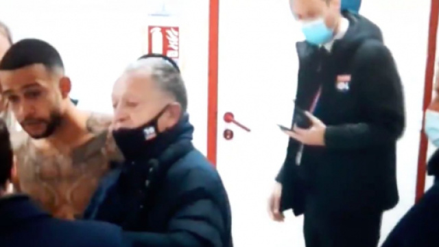 La réaction de Jean-Michel Aulas en découvrant la Une de Memphis Depay sur Liberation - Photo capture d'écran vidéo Canal+
