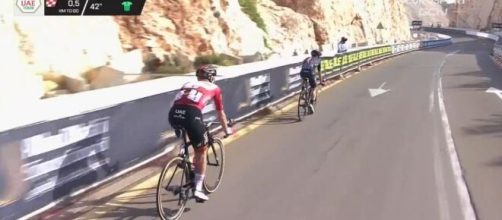 Pogacar e Yates nel finale della terza tappa dell'UAE Tour.