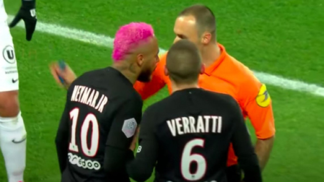 Ennjimi donne quelques conseils pour arbitrer Neymar et Verratti - Photo capture d'écran vidéo Youtube