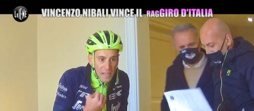 Ciclismo, lo scherzo de Le Iene a Vincenzo Nibali.