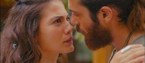 DayDreamer trama Turchia: Can rivede la giovane Aydin al cinema, la riconosce dal profumo.