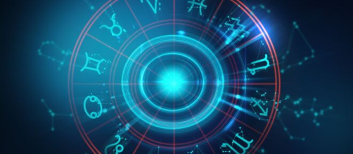 Oroscopo del 4 febbraio: per il Sagittario miglioramenti lavorativi.