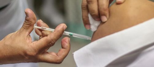 España no vacunará con AstraZeneca a los mayores de 80 años