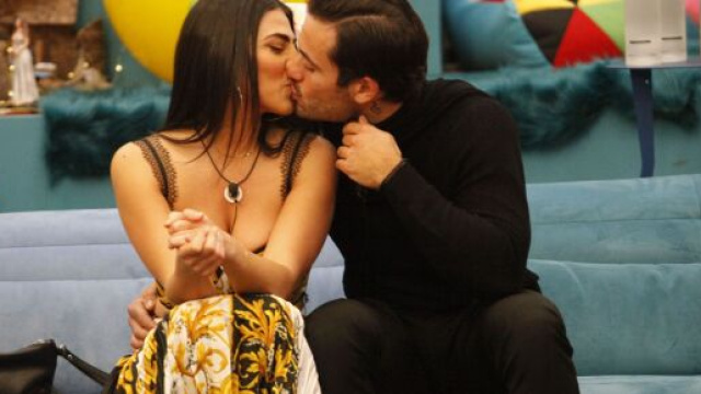 Grande Fratello Vip: Giulia De Lellis potrebbe gestire la fanpage dei 'Prelemi'.