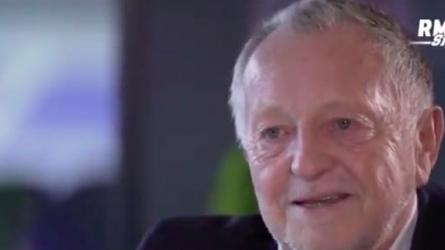 Jean-Michel Aulas ému après l'hommage de Bernard Tapie. (capture via RMC sport)
