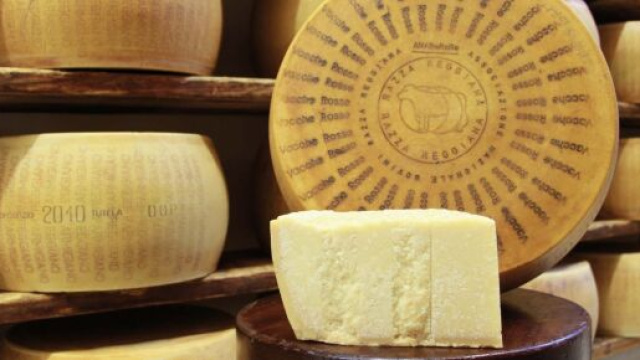 Parmigiano Reggiano, spariscono i dazi americani: esulta il consorzio di tutela.