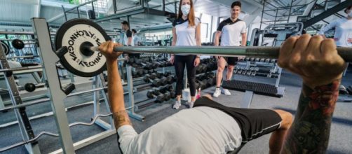 Fissate le regole per la riapertura di palestre e piscine.