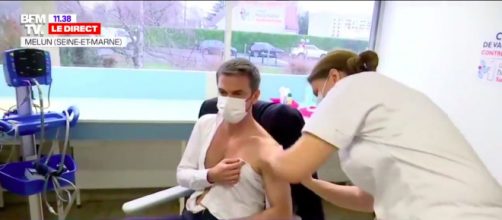 Olivier Véran se fait vacciner contre la Covid-19 - ©capture d'écran vidéo BFM