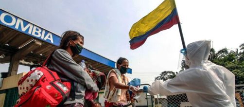 Miles de venezolanos cruzan a Colombia en busca de mejores condiciones de vida