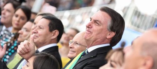 TSE julga ações que podem resultar na cassação da chapa Bolsonaro e Mourão por disparo de fake news. (Arquivo Blasting News)
