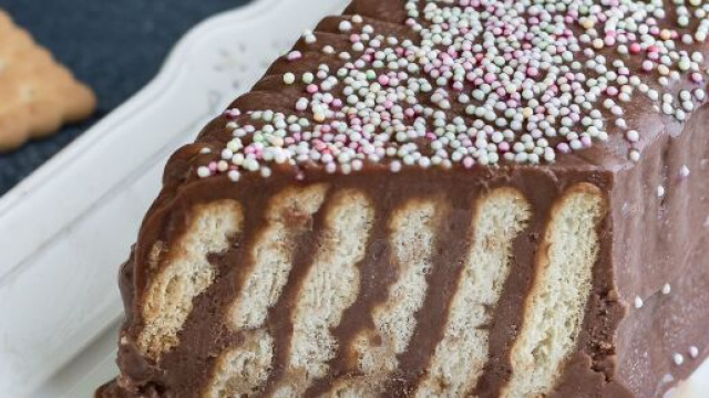 Tronchetto Nutella e ricotta con Oro Saiwa.