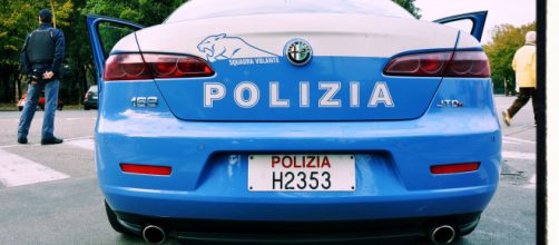 Cagliari, un 51enne ruba un'automobile per appartarsi con una prostituta, ma viene scoperto e arrestato.
