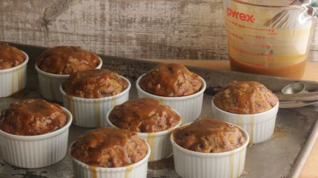 Piccoli souffl&eacute; al toffee, facili da preparare.