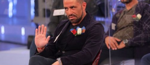Uomini e donne, Roberto dopo l'addio: 'La donna della segnalazione è una bugiarda'.