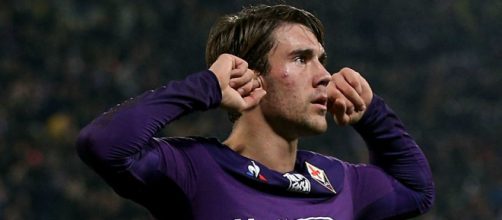 Vlahovic segna una tripletta nell' 1-4 della Fiorentina a Benevento.