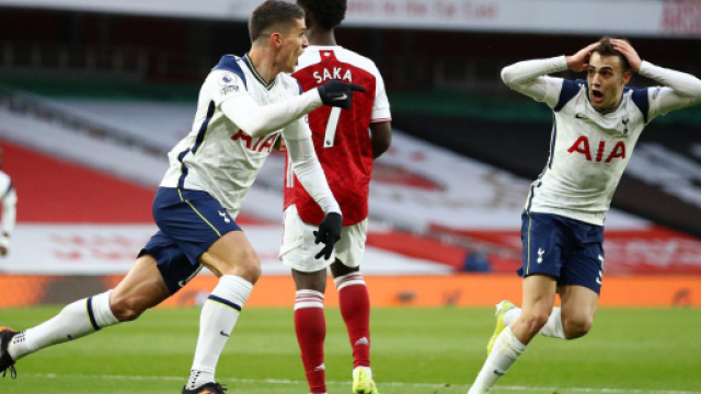 Le coup du foulard de Lamela fait le buzz - Photo capture d'écran Twitter