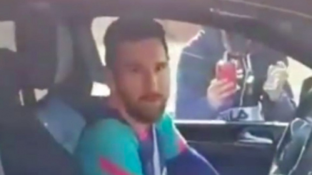 Vidéo: Lionel Messi s'embrouille avec des supporters du Barça - Photo capture d'écran vidéo