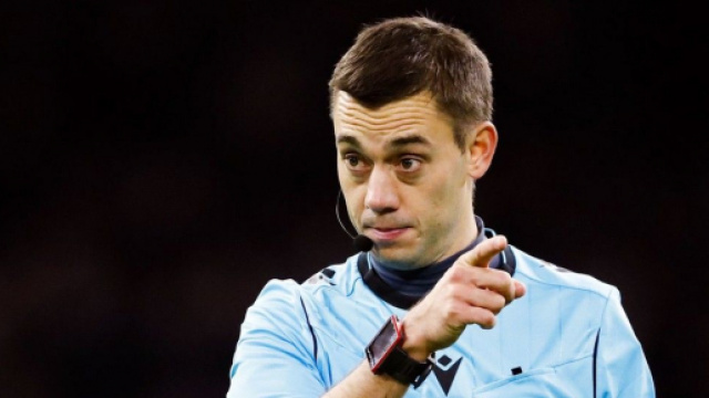 Clément Turpin, arbitre international - Crédit photo capture d'écran Twitter @Actufoot