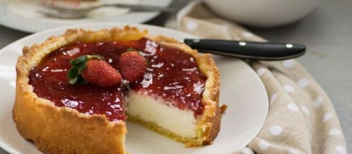 Crostata ricotta e marmellata, un dolce gustoso che si scioglie in bocca