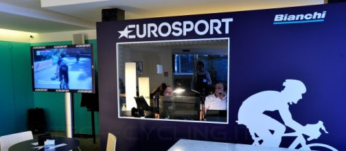 Il passaggio di Aiello dagli studi di Eurosport alla nettezza urbana.