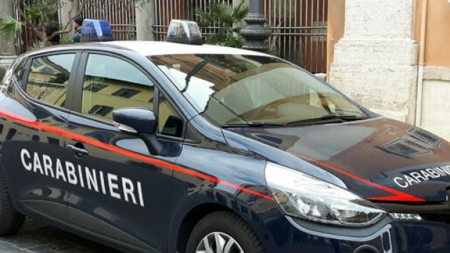 Portici, neonato ricoverato per ustioni: arrestati genitori per lesioni gravi e abbandono.