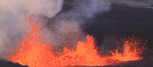 Iceland volcano eruption (Image source: Extreme Aviation Iceland/YouTube)