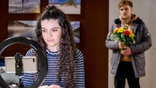 Tempesta d'amore, trame tedesche: Max chieder&agrave; a Vanessa di aiutarlo a conquistare Shirin.