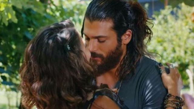 DayDreamer, puntata 23/3: Can vuole aiutare la scrittrice a smascherare Ceren.