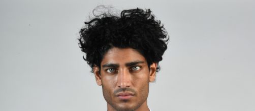 Akash Kumar eliminato dall'Isola dei Famosi 2021.