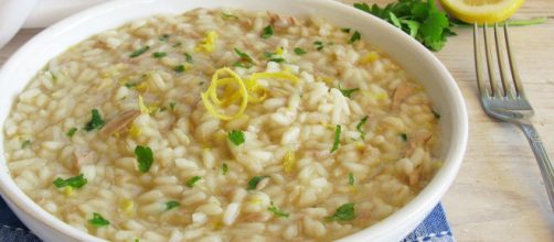 Risotto al limone senza burro, un primo piatto gustoso e leggero