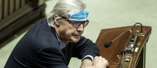 Vittorio Sgarbi: "Io ho avuto la Covid e ne sono uscito e ho un cancro e non ne sono ancora uscito".