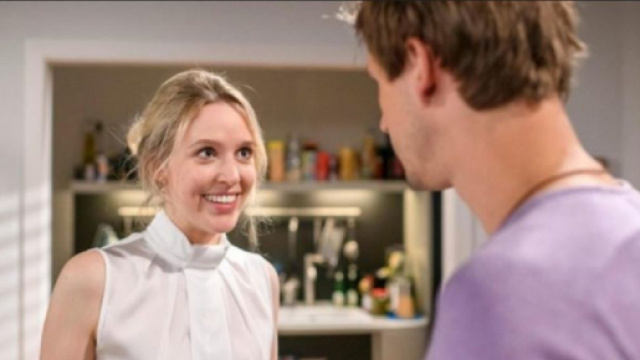 Tempesta d'amore, trame tedesche: Michelle cancellerà il suo viaggio in giro per il mondo.