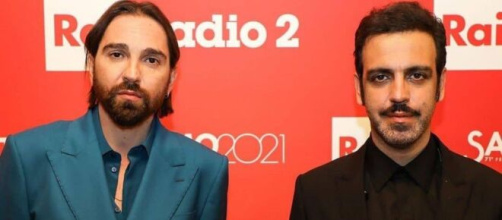Colapesce e Dimartino, il video della canzone 'Musica leggerissima' - sky.it