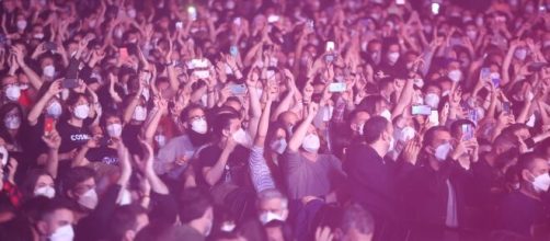 5.000 persone ad un concerto a Barcellona: è l'esperimento per far ripartire gli eventi