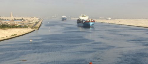 O Canal de Suez, localizado no Egito, e rota de transporte de produtos para Europa e Ásia (Arquivo Blasting News)