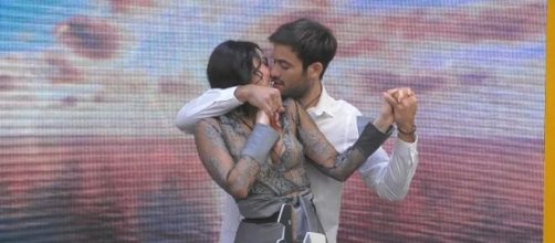 Pierpaolo Pretelli: 'La mia famiglia non è entusiasta del fidanzamento con Giulia'.