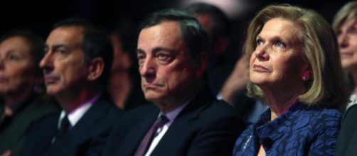 Mario Draghi e sua moglie hanno ricevuto il vaccino AstraZeneca.