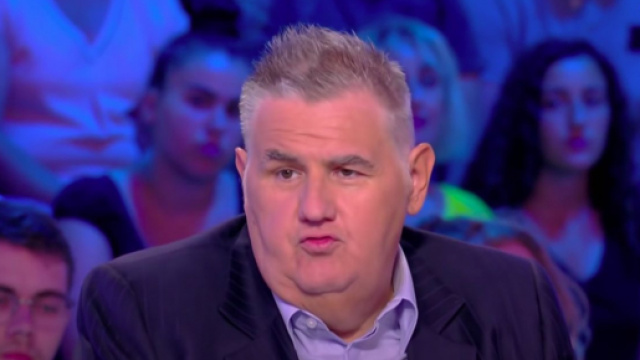 Pierre Ménès ne sera pas présent sur le plateau du Canal football club - Photo capture d'écran vidéo Youtube Canal plus