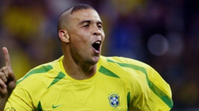 Ronaldo s'excuse après sa coupe de cheveux de 2002 - Photo capture d'écran Twitter GoalFrance