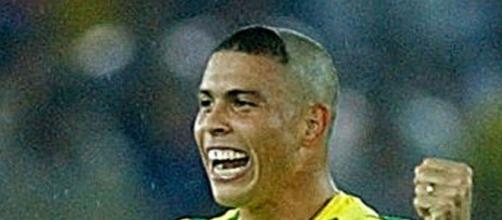 Ronaldo et sa célèbre coupe de cheveux (Credit : Twitter officiel de The Sun)