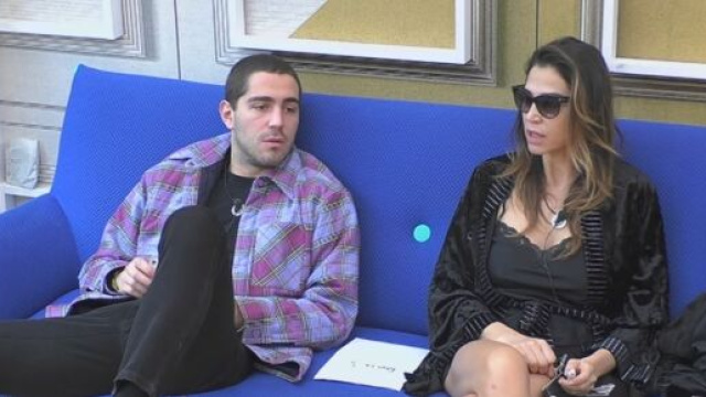 GF Vip, Cecilia elogia Signorini e lui sbotta.