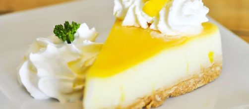 Cheesecake al limone, un dolce cremoso e irresistibile.
