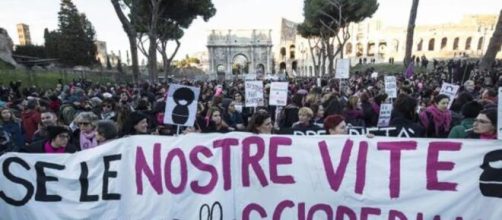 Festa delle donne: le donne che non smettono di manifestare per i loro diritti ieri come oggi